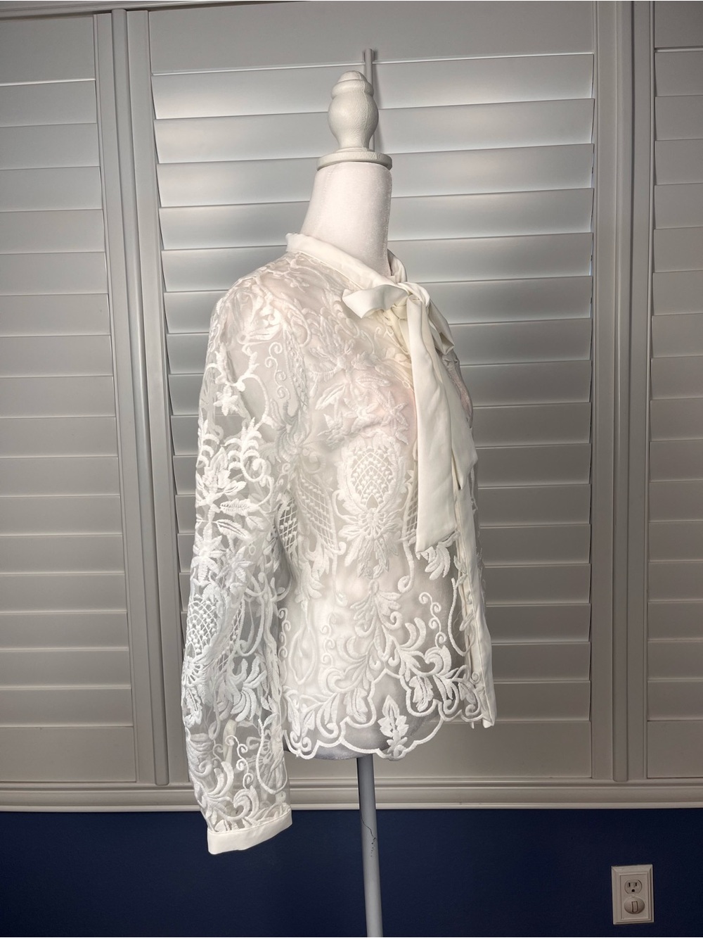 Ultra Pink White Embroidered Lace Bow Tie Romantic Sheer Long Sleeve Top Size S - Picture 3 of 7